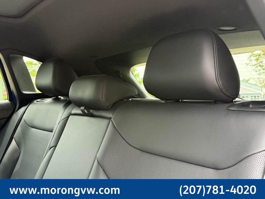 Used 2022 Blue Volkswagen Pro S image 19