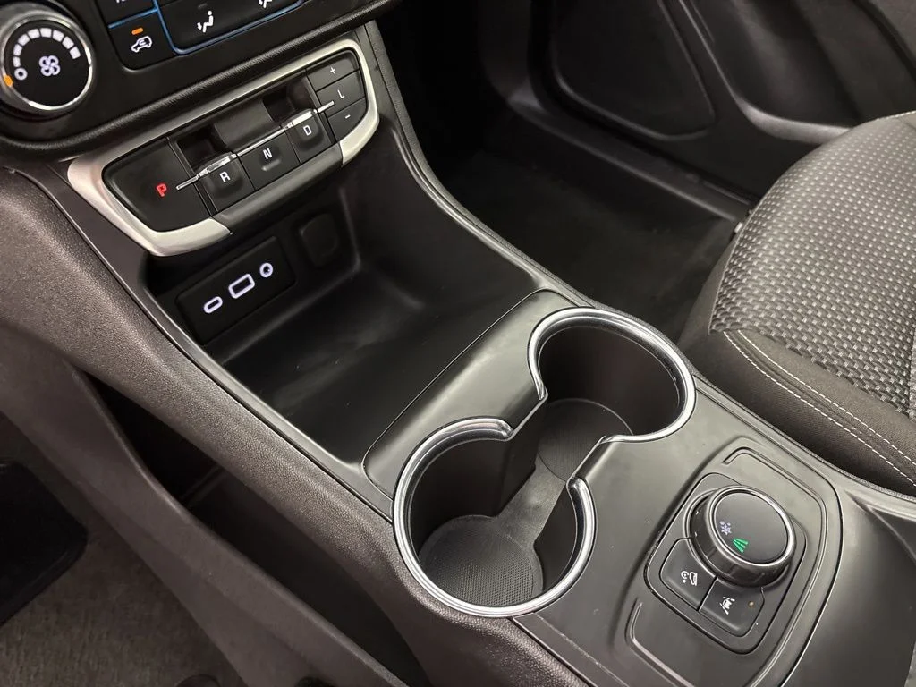 Used 2024 Blue GMC SLE image 34