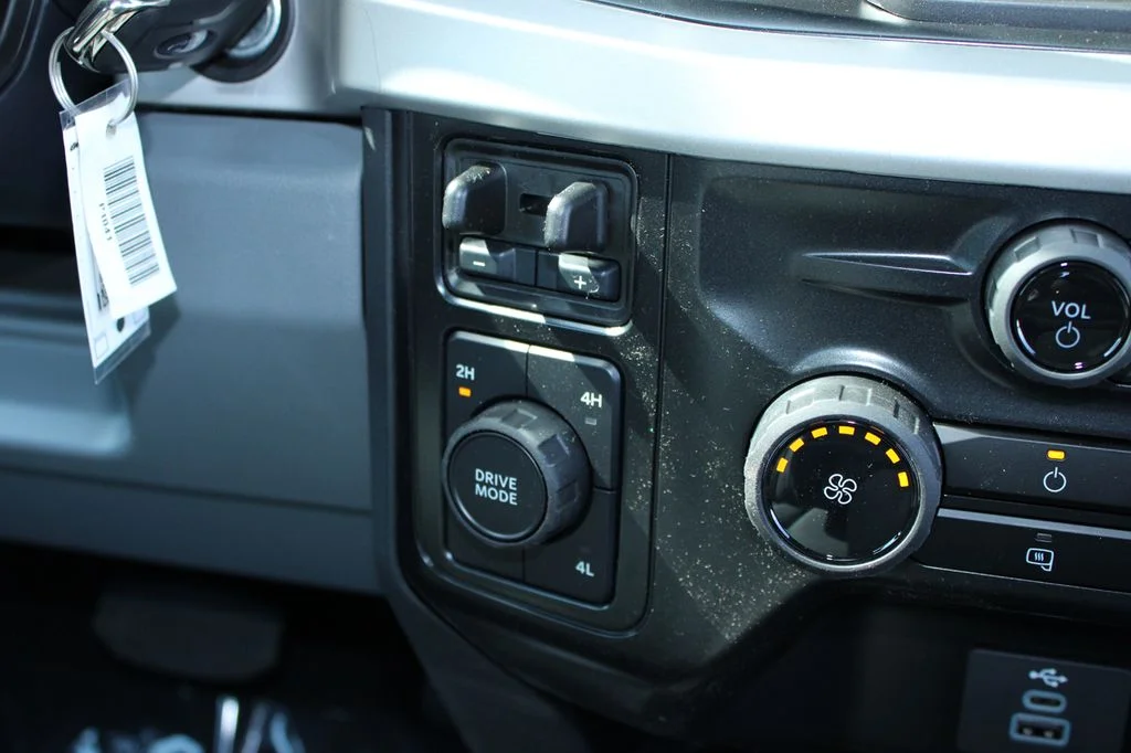 New 2026 Oxford White Ford F-350® XL image 22