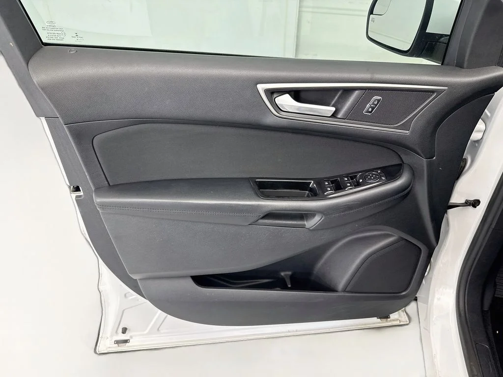 Used 2016 White Ford SEL image 22