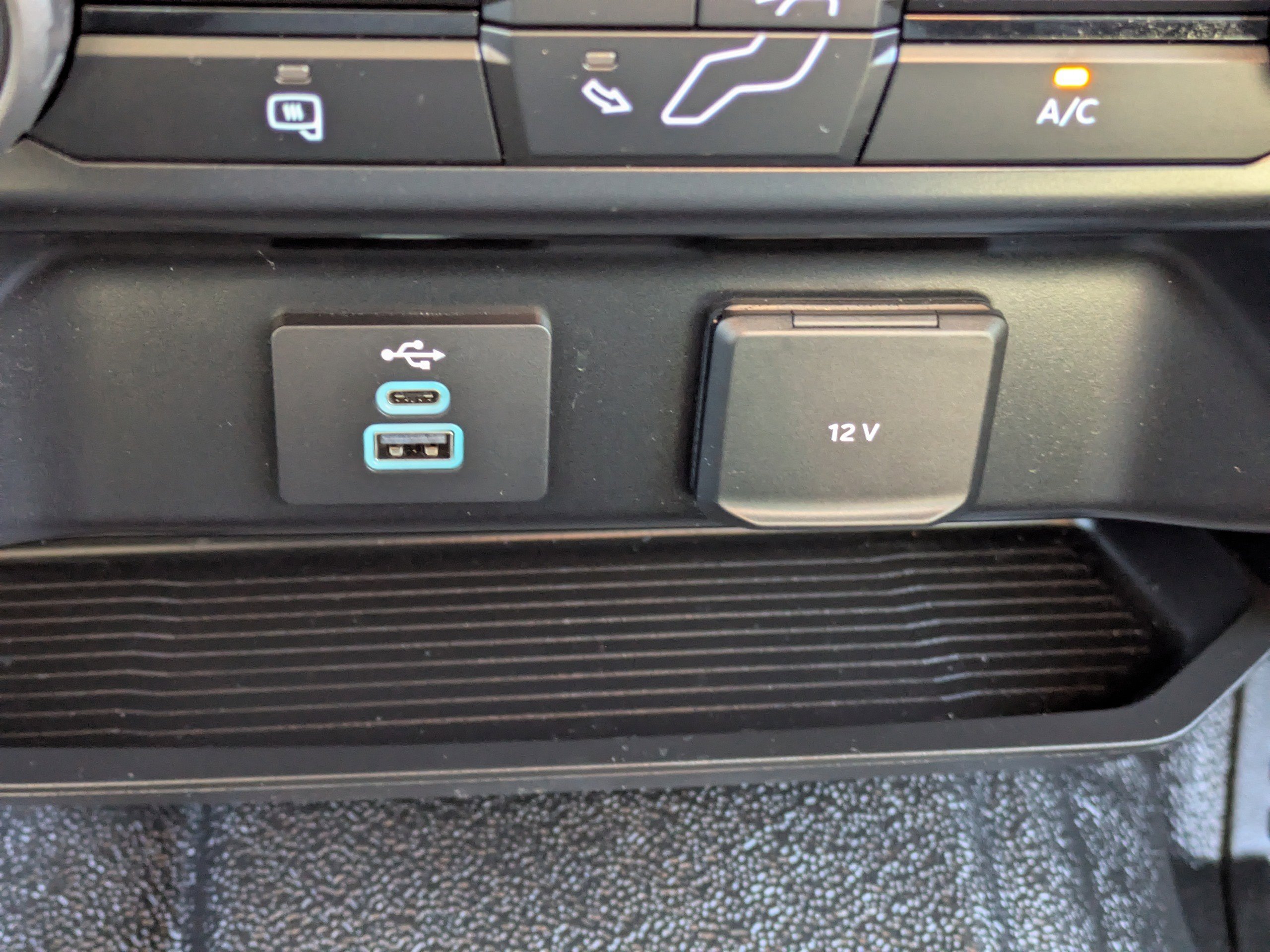 Used 2025 Antimatter Blue Metallic Ford XL image 23