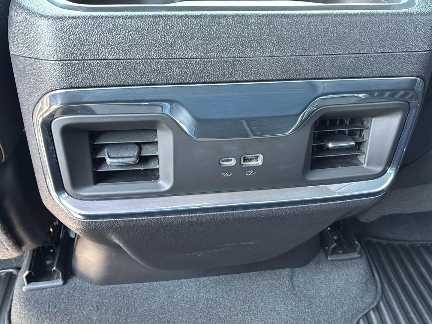 Used 2025 Onyx Black GMC SLT image 24