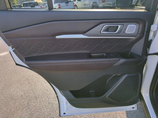Used 2025 White Ford Platinum image 29