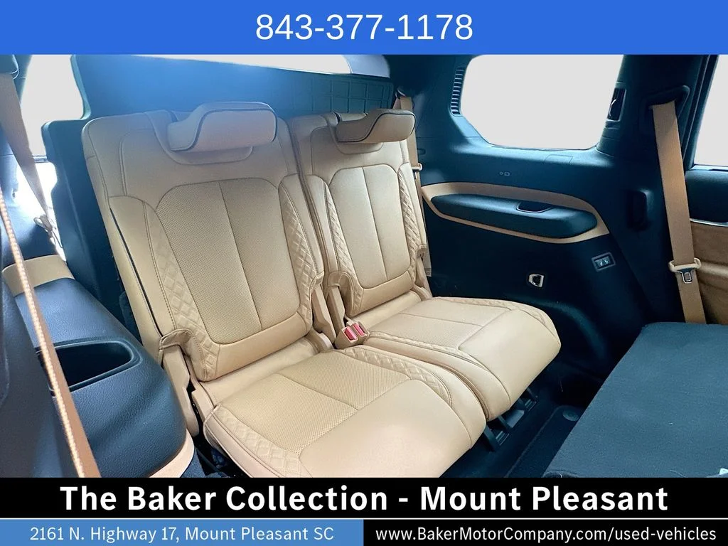 Used 2025 Diamond Black Jeep Summit image 29