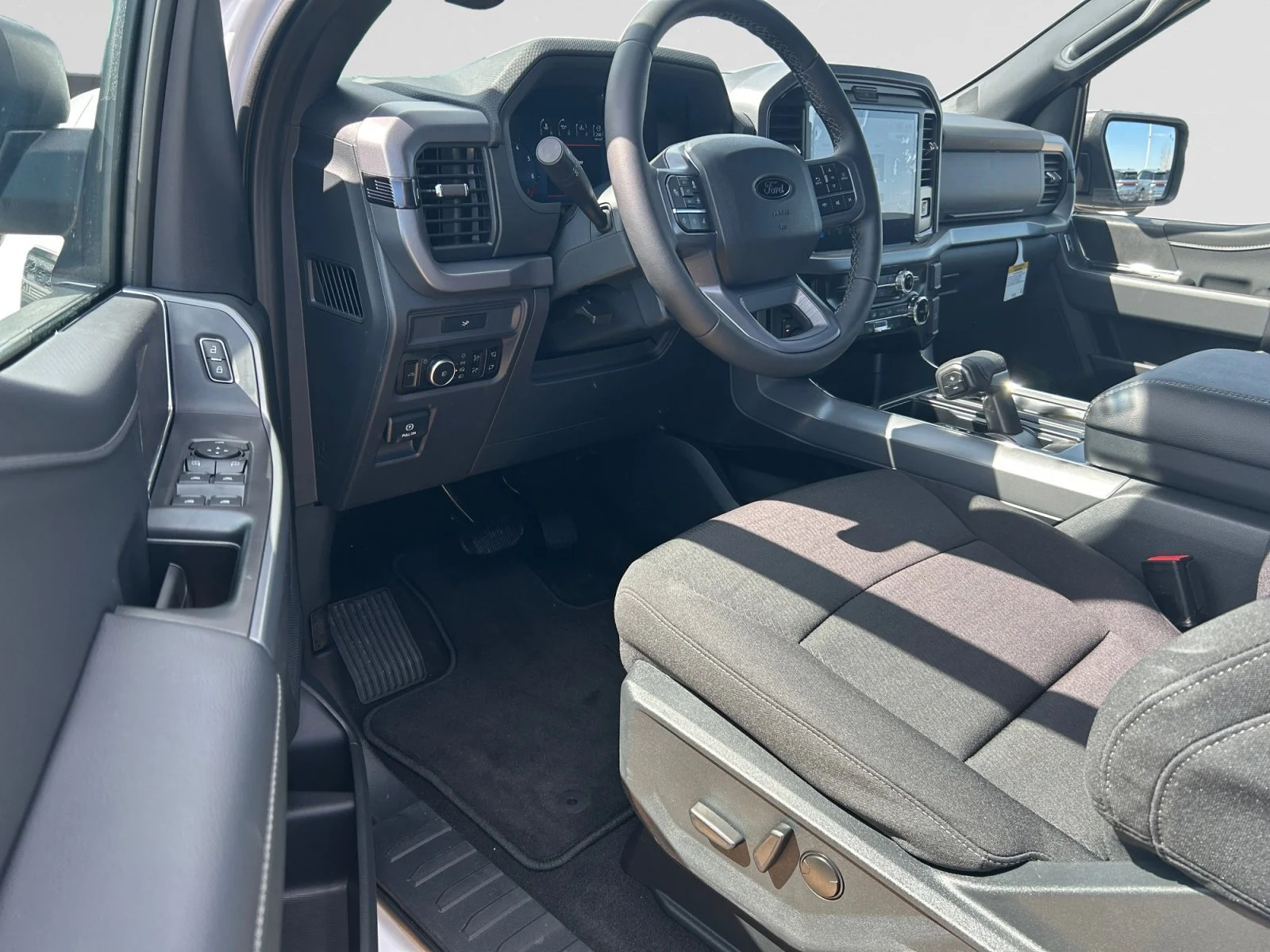 New 2026 Oxford White Ford XLT image 13