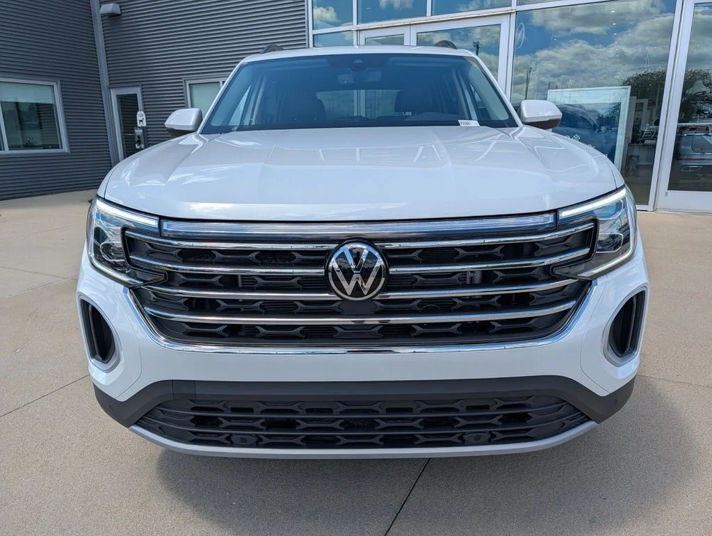 New 2026 White Volkswagen 2.0T SE w/Technology image 8