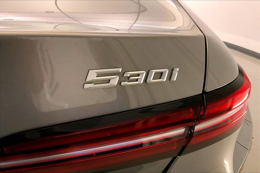 2026 BMW 5 Series 530i - Photo 7