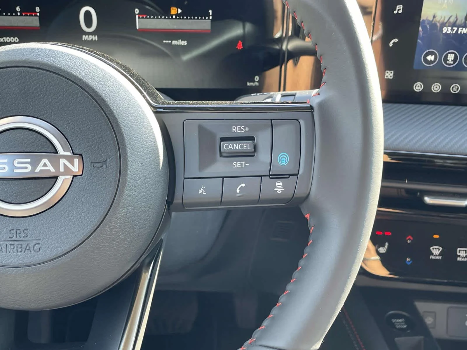 2026 Nissan KICKS SR AWD - Photo 30
