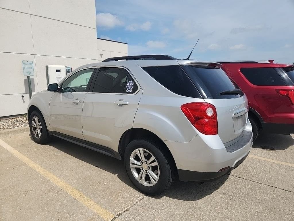 Used 2011 Silver Ice Metallic Chevrolet LT image 5