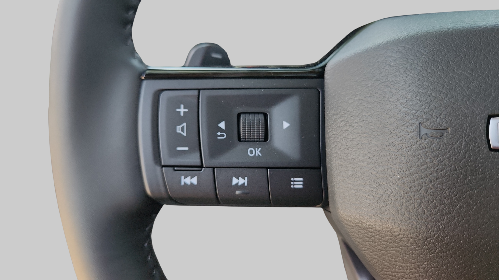 Certified Used 2026 White Nissan Platinum image 15