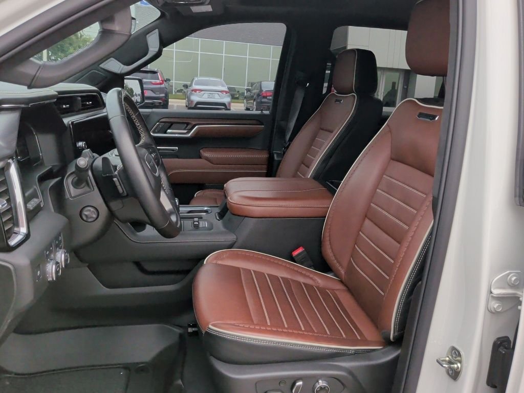 Used 2025 White Frost Tri-Coat GMC Denali Ultimate image 13