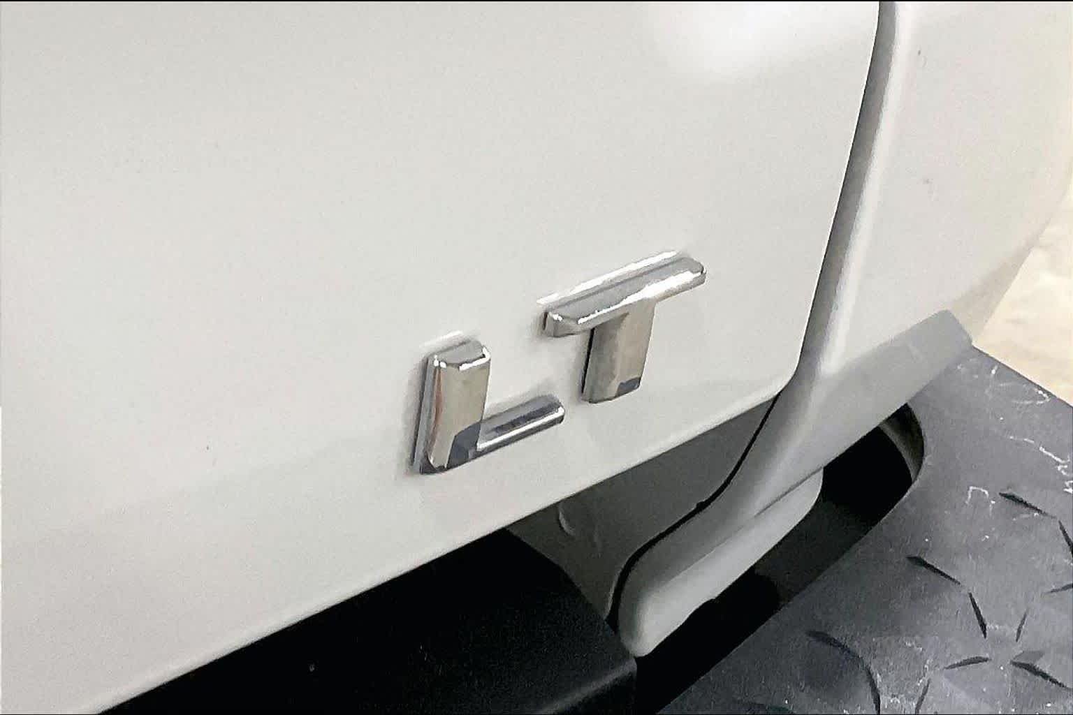2024 Chevrolet Colorado LT - Photo 9