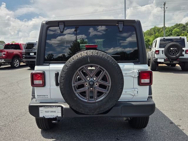 Used 2024 White Jeep Sport S image 7