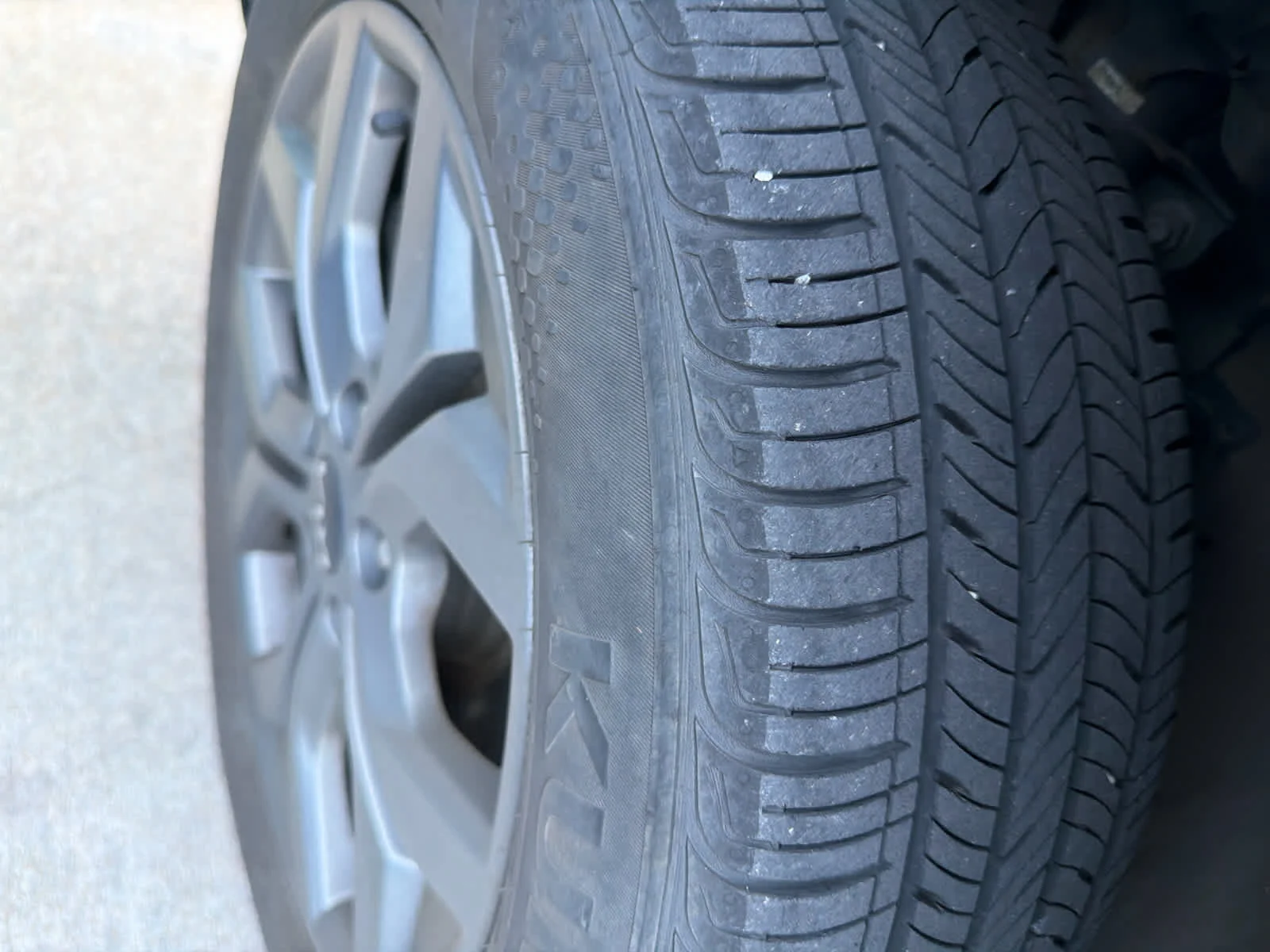 Used 2024 Kia Seltos LX with VIN KNDEPCAA1R7583662 for sale in Kansas City