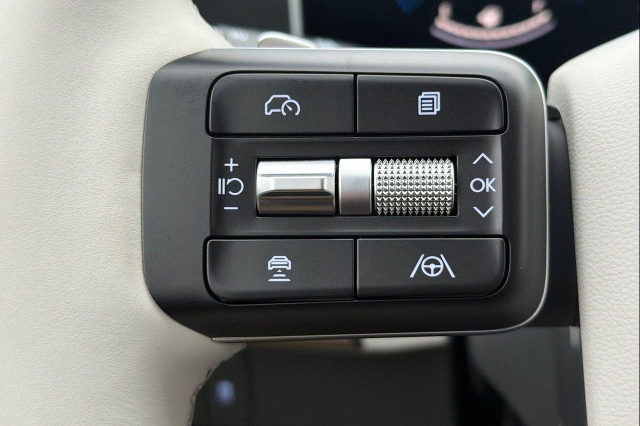 New 2026 Black Hyundai SE AWD image 32