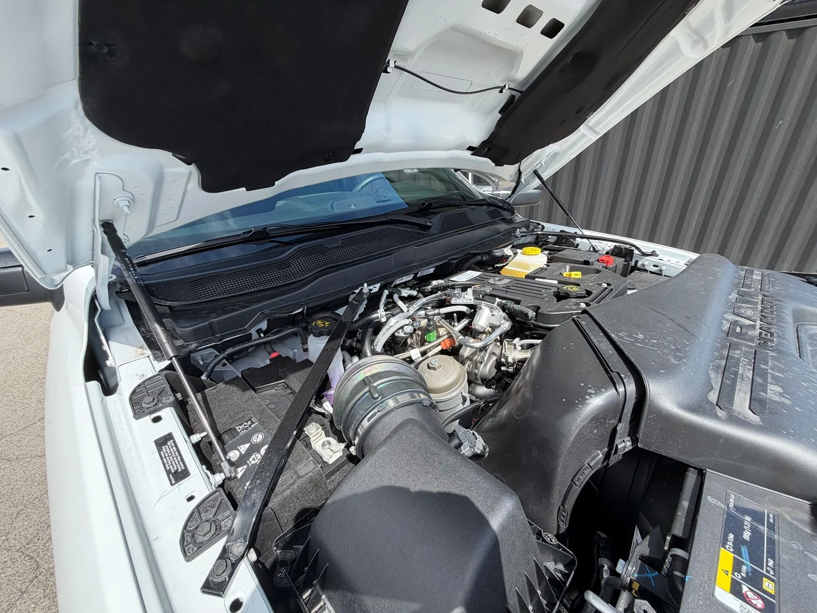 New 2026 Bright White Clear-Coat Exterior Paint RAM  image 34