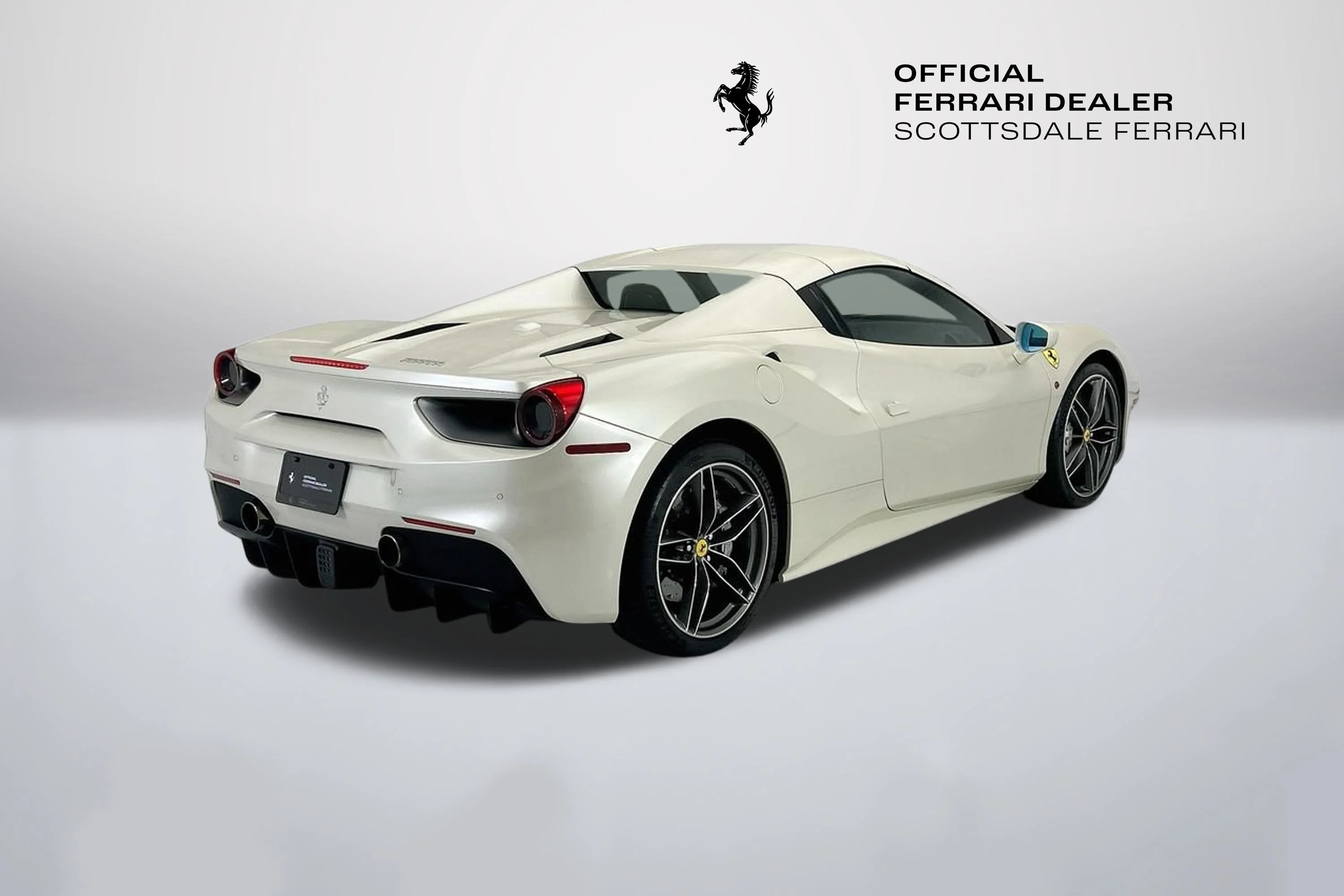 Used 2017 Bianco Fuji Ferrari  image 13