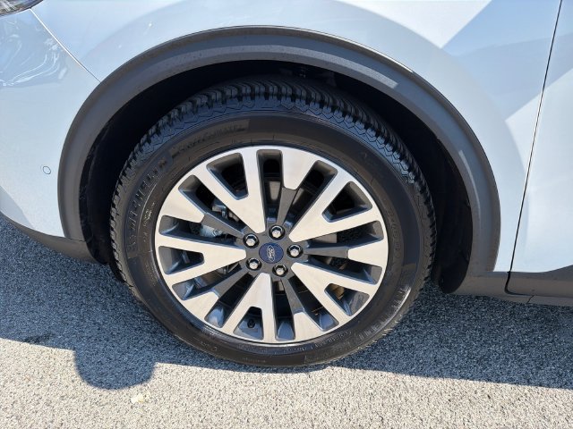 Used 2020 White Metallic Ford Titanium image 7