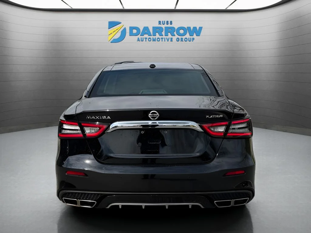 Used 2021 Black Nissan Platinum image 4