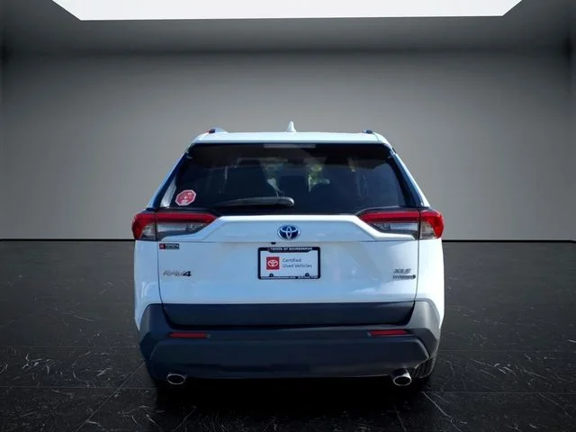 Used 2024 White Toyota XLE image 4
