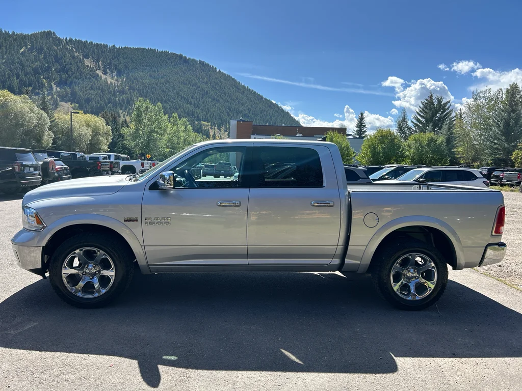 Used 2017 Silver Ram Laramie image 9