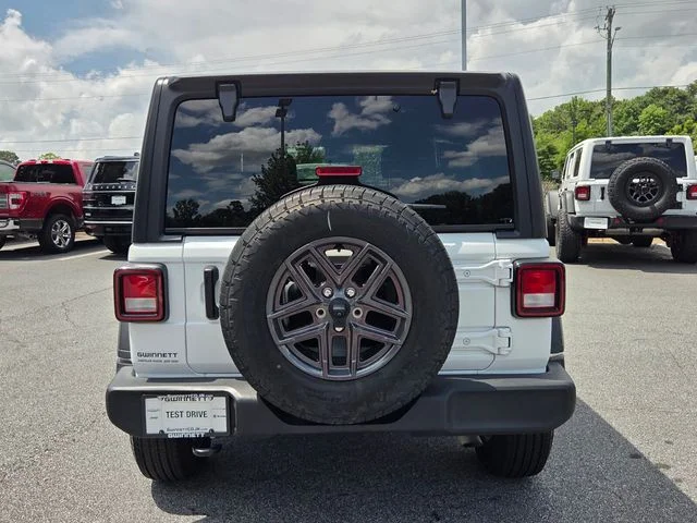 Used 2024 White Jeep Sport S image 7