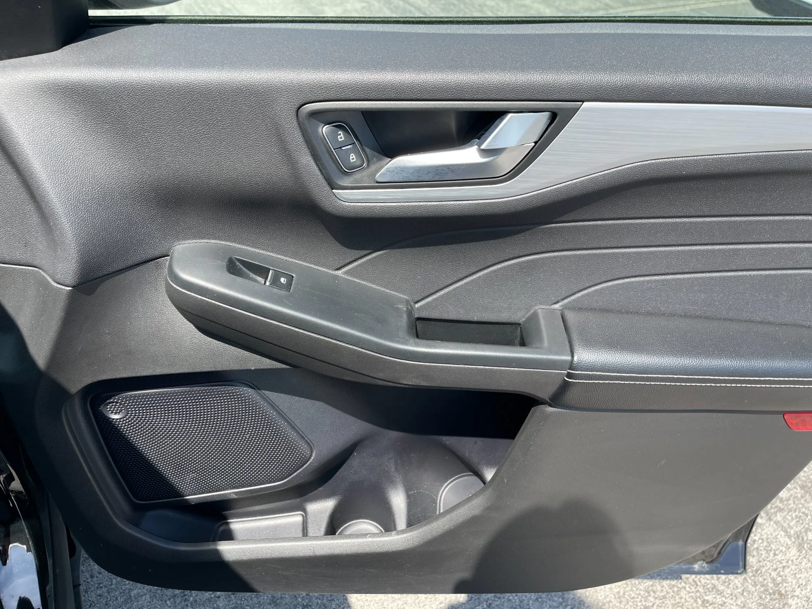 Used 2024  Ford Platinum image 19