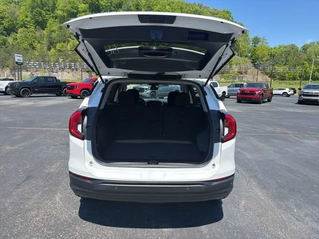 Used 2024 Summit White GMC SLE image 21
