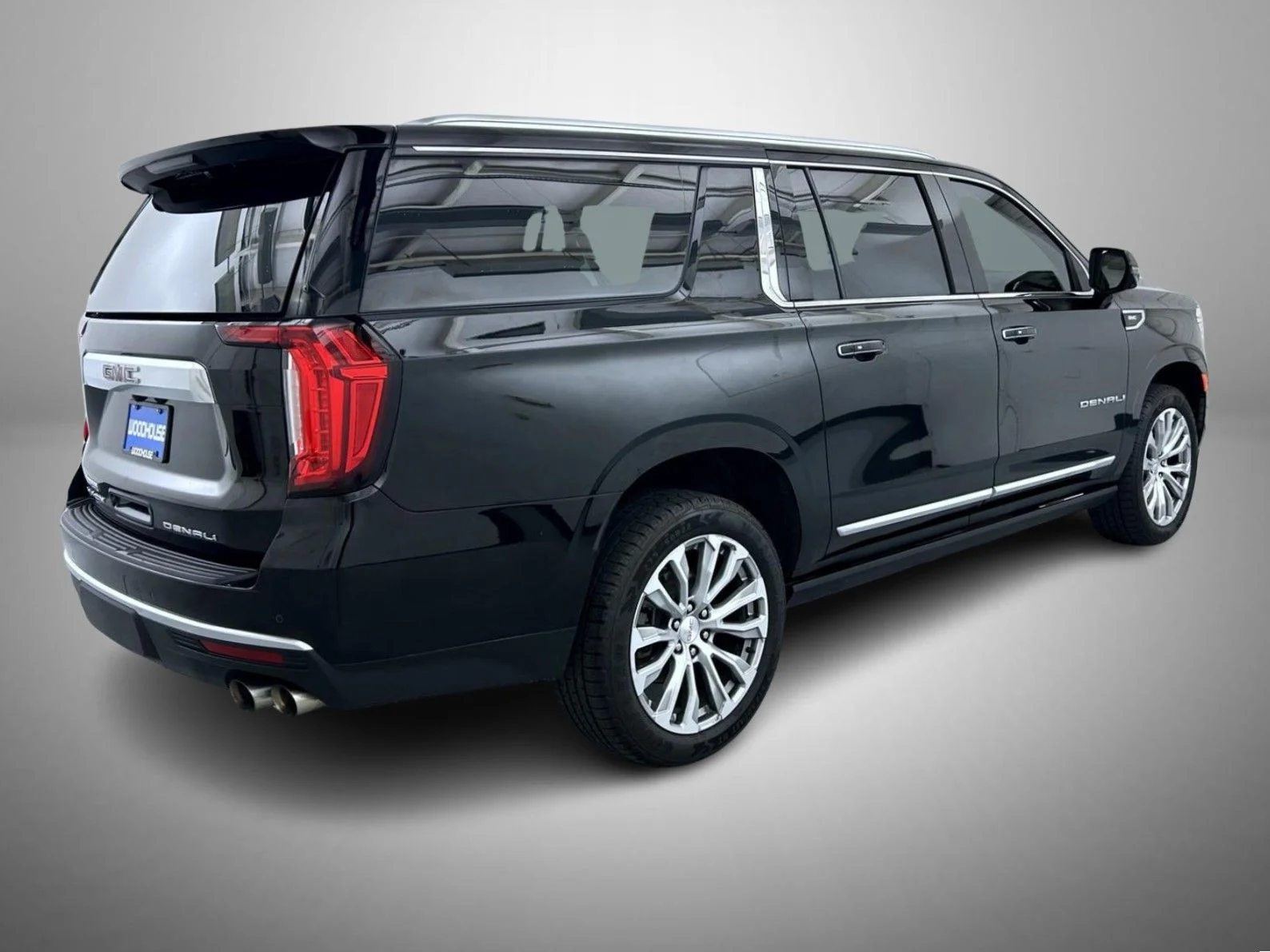 Used 2022 Black GMC Denali image 5