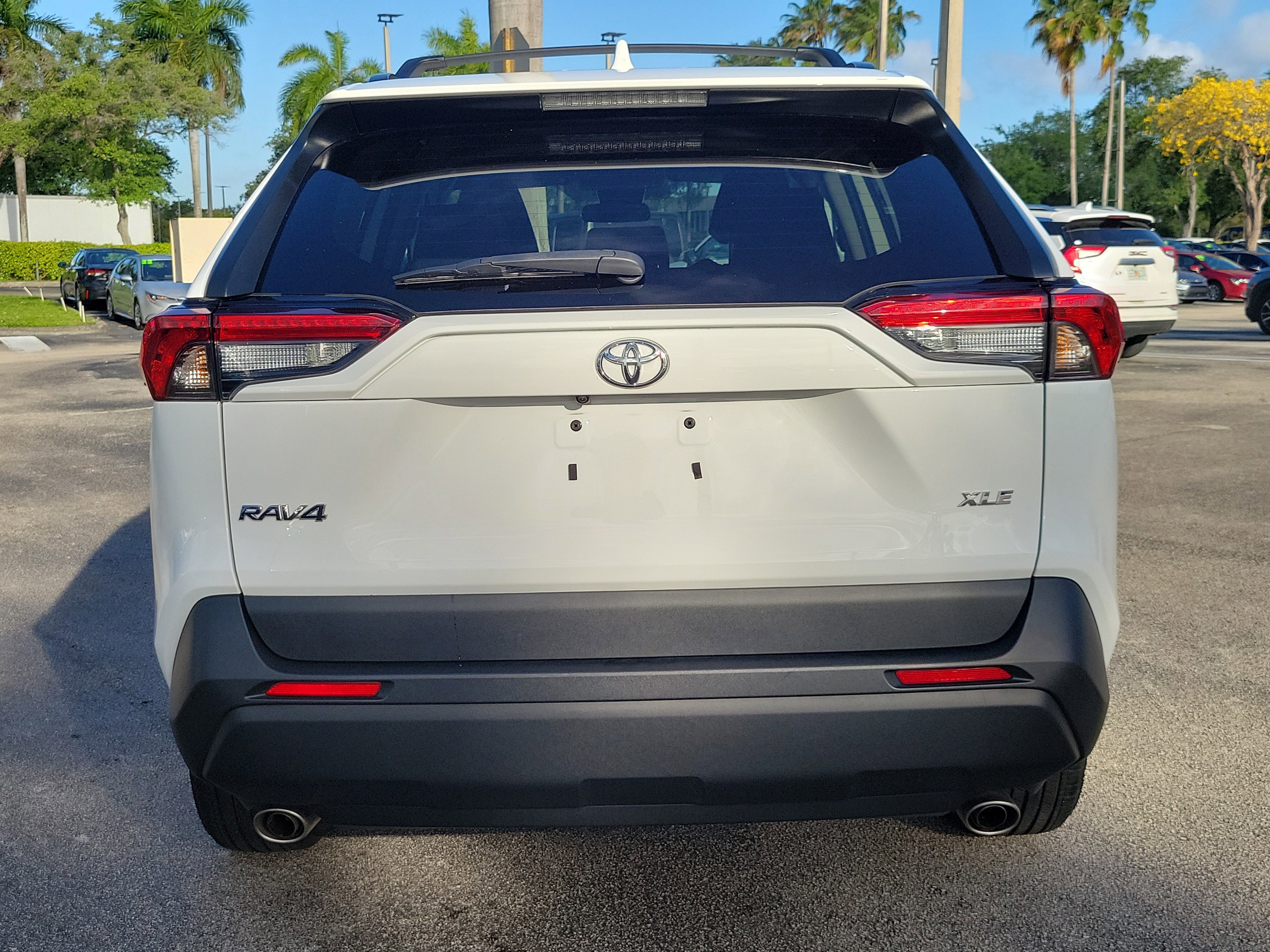 Used 2023 White Toyota XLE image 5