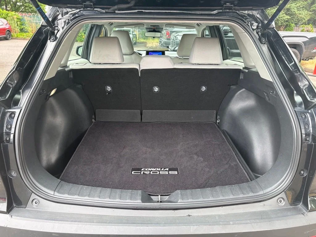 Used 2024 Black Toyota L image 21