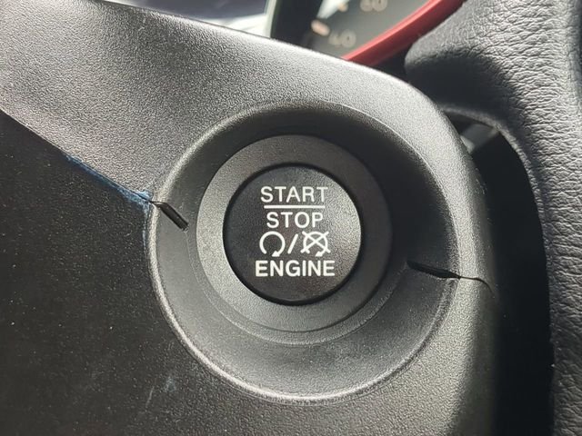 Used 2020 Silver Jeep Trailhawk image 33