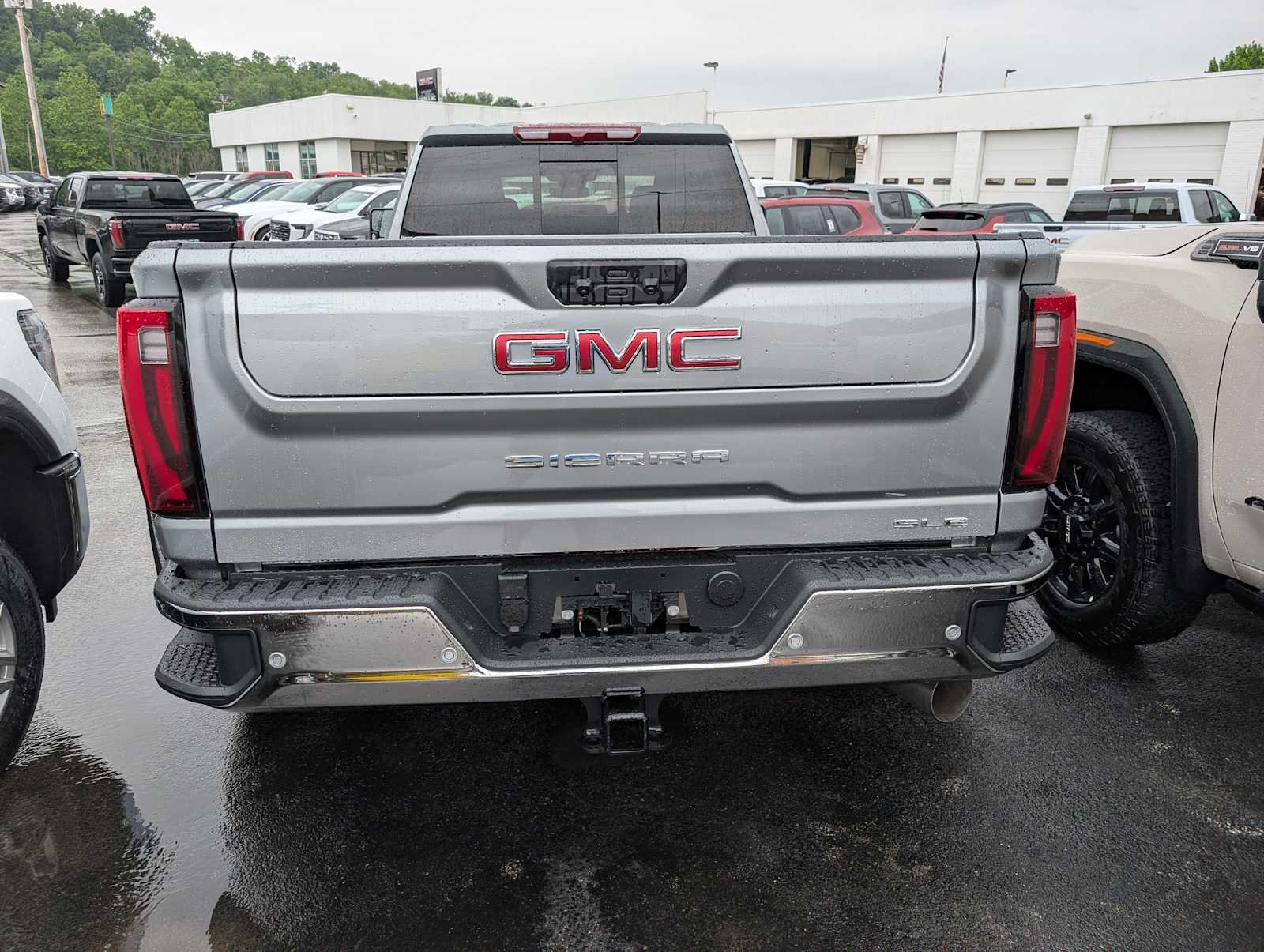 2026 GMC Sierra 3500HD SLE - Photo 9