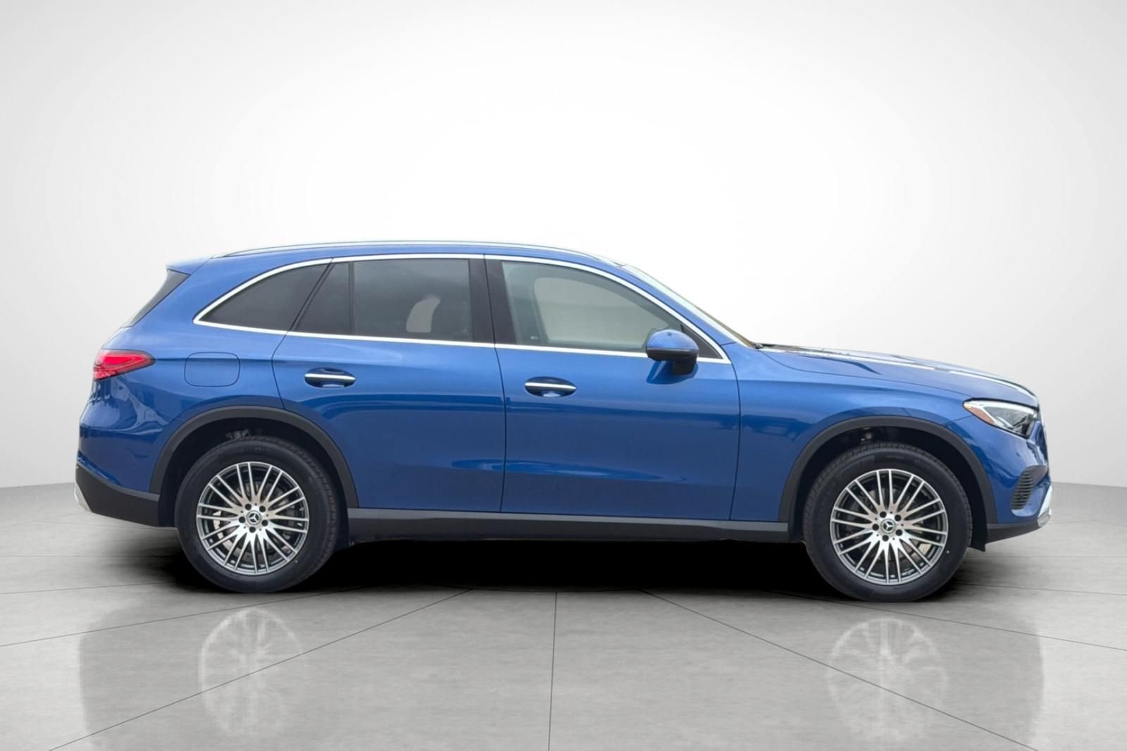 New 2026 Starling Blue Metallic Mercedes-Benz GLC 300 image 33