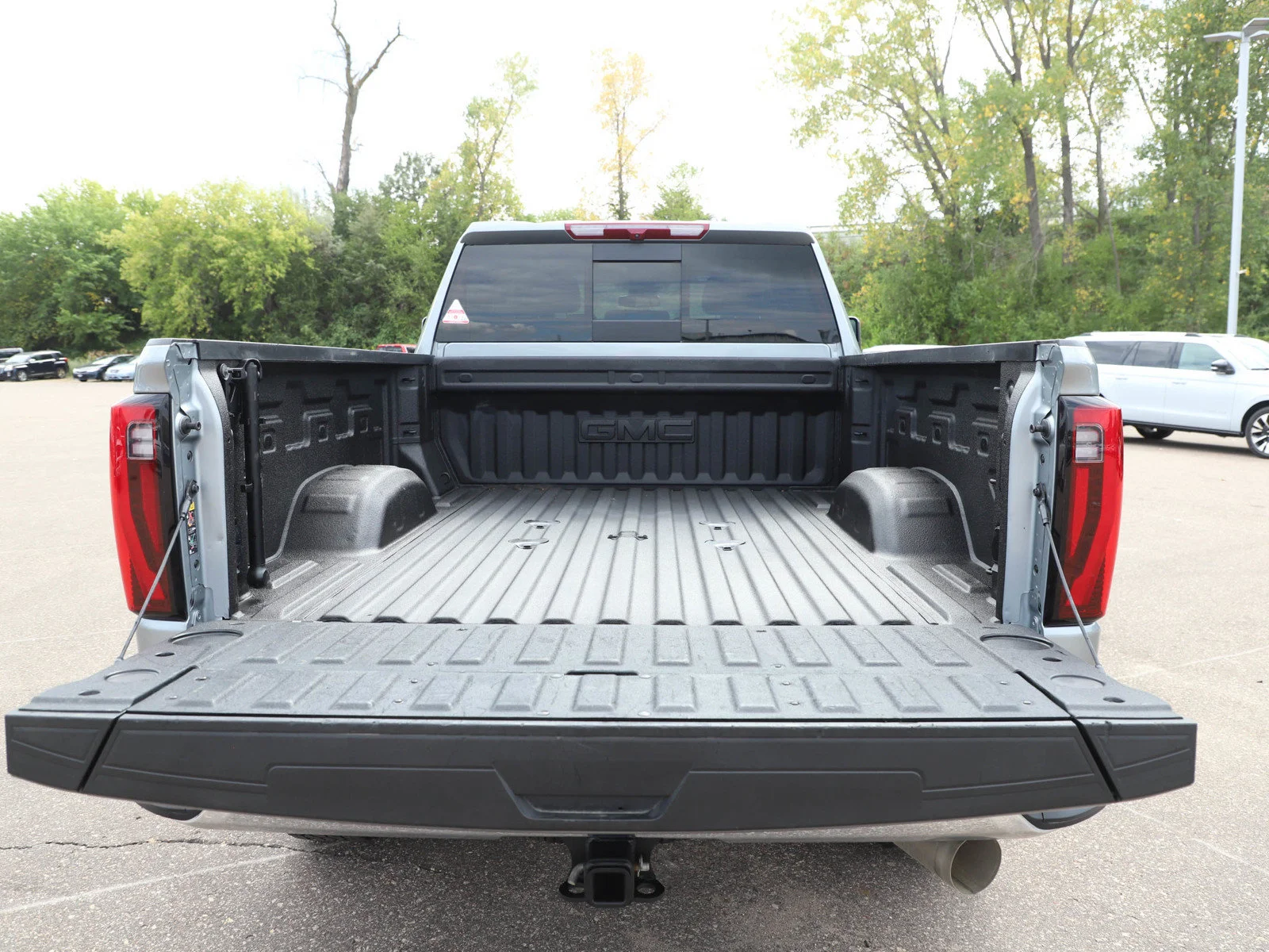 Used 2025 Sterling Metallic GMC SLT image 15