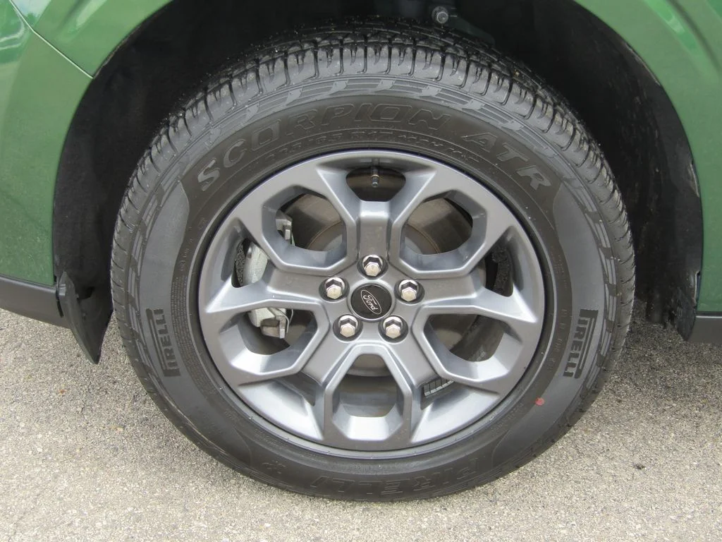 Used 2025 Green Ford XLT image 14