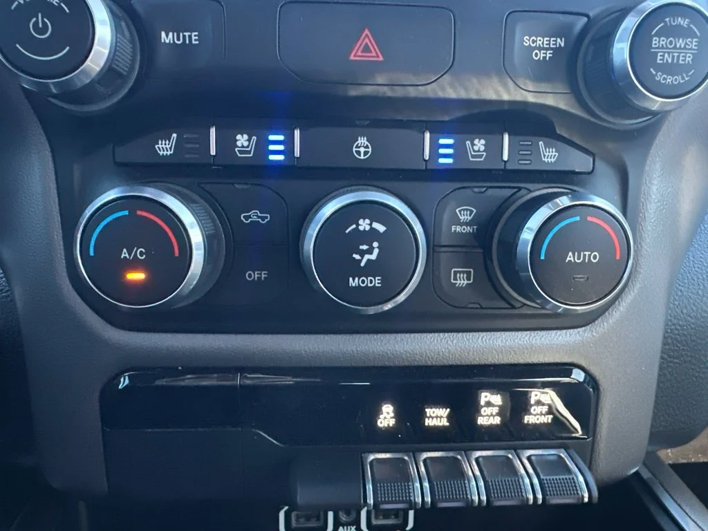 Used 2020 Silver Ram Laramie image 33