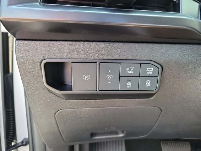 New 2027 Glacial White Pearl Kia X-Line EX image 30