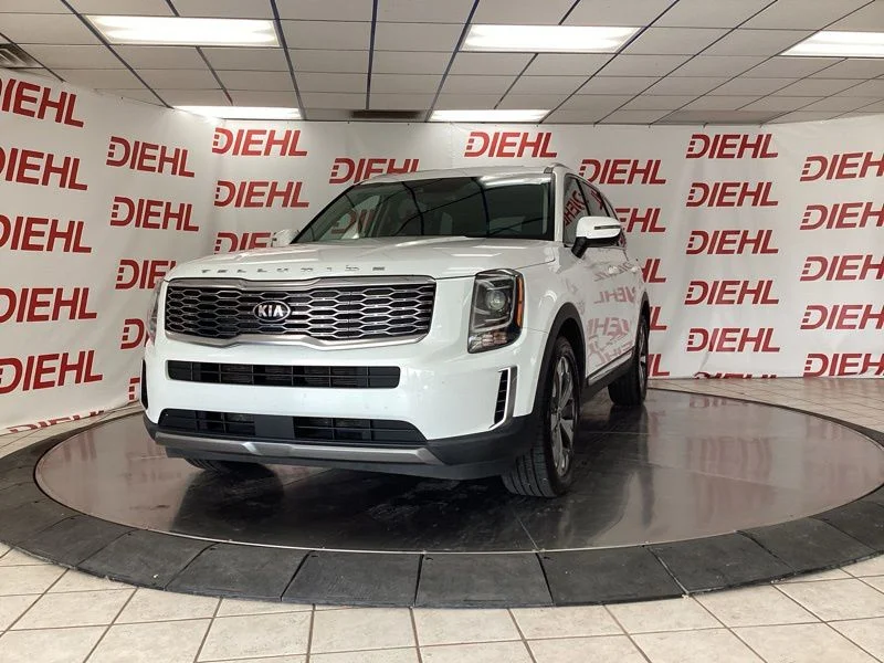 Used 2020 White Kia EX image 3