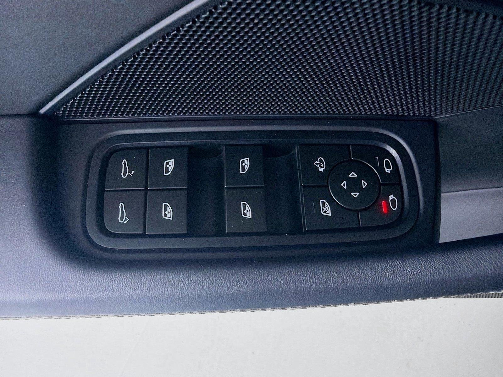 Used 2023 GT Silver Metallic Porsche Platinum Edition image 8