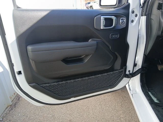 New 2026 Bright White Clear-Coat Exterior Paint Jeep Sport S image 50