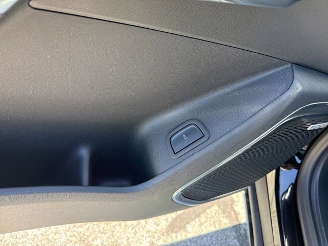 2026 GMC Acadia Elevation - Photo 17