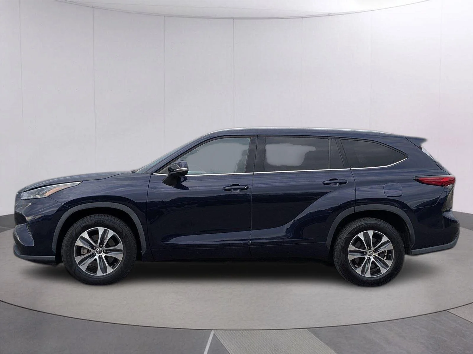 Used 2022 Blueprint Toyota XLE image 2