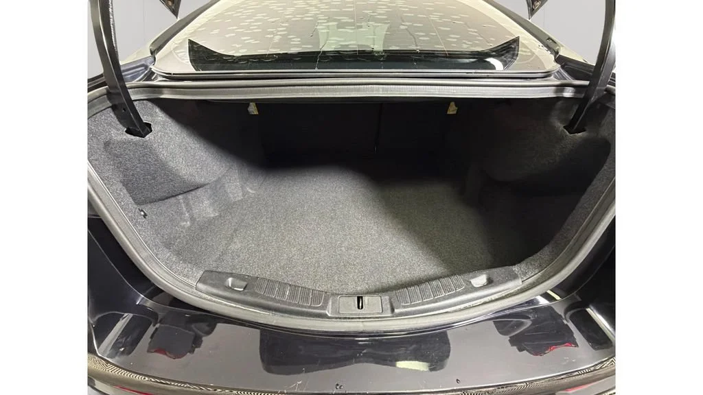 Used 2019  Ford SE image 28