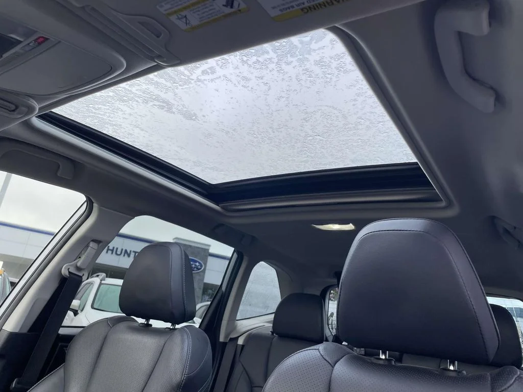 Used 2020 Ice Silver Metallic Subaru Limited image 9