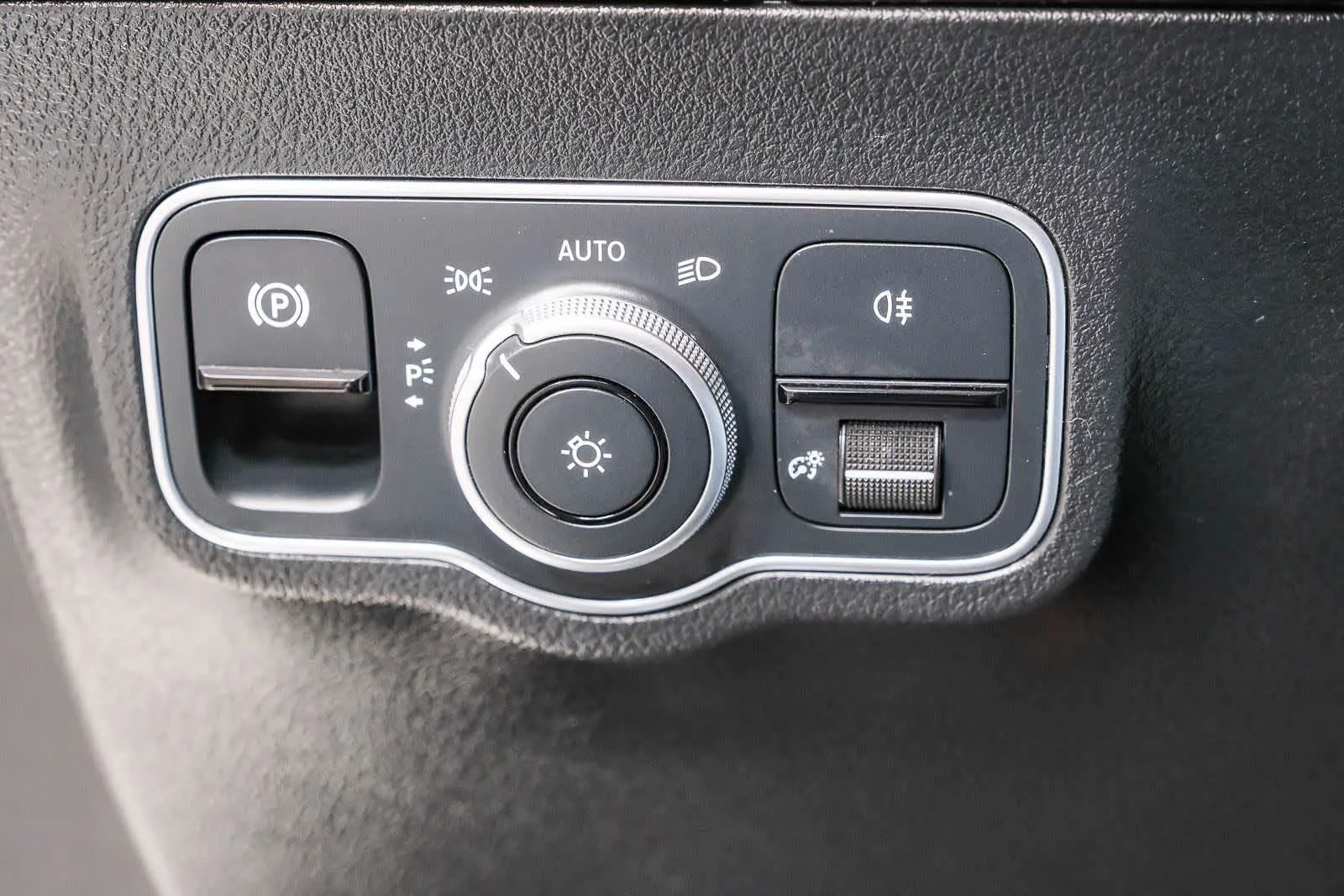 Imagen 29 del Mercedes-Benz AMG® GLA 35 de 2023 de segunda mano certificado, color Blanco Polar