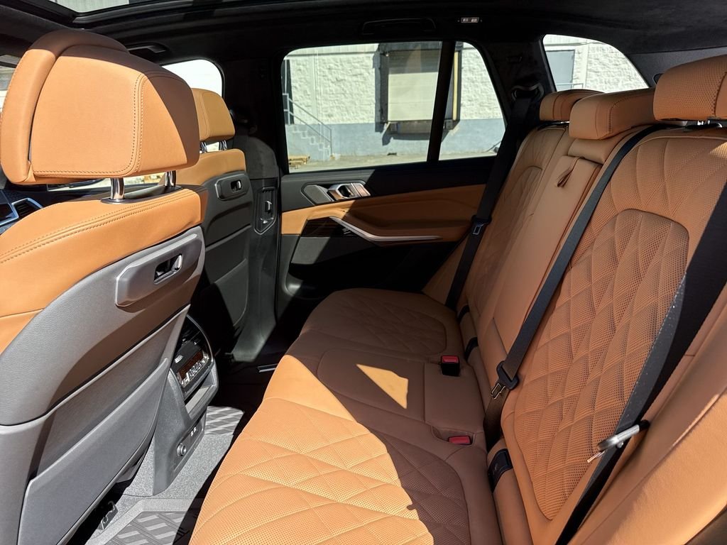 New 2026 White Metallic BMW xDrive40i image 23