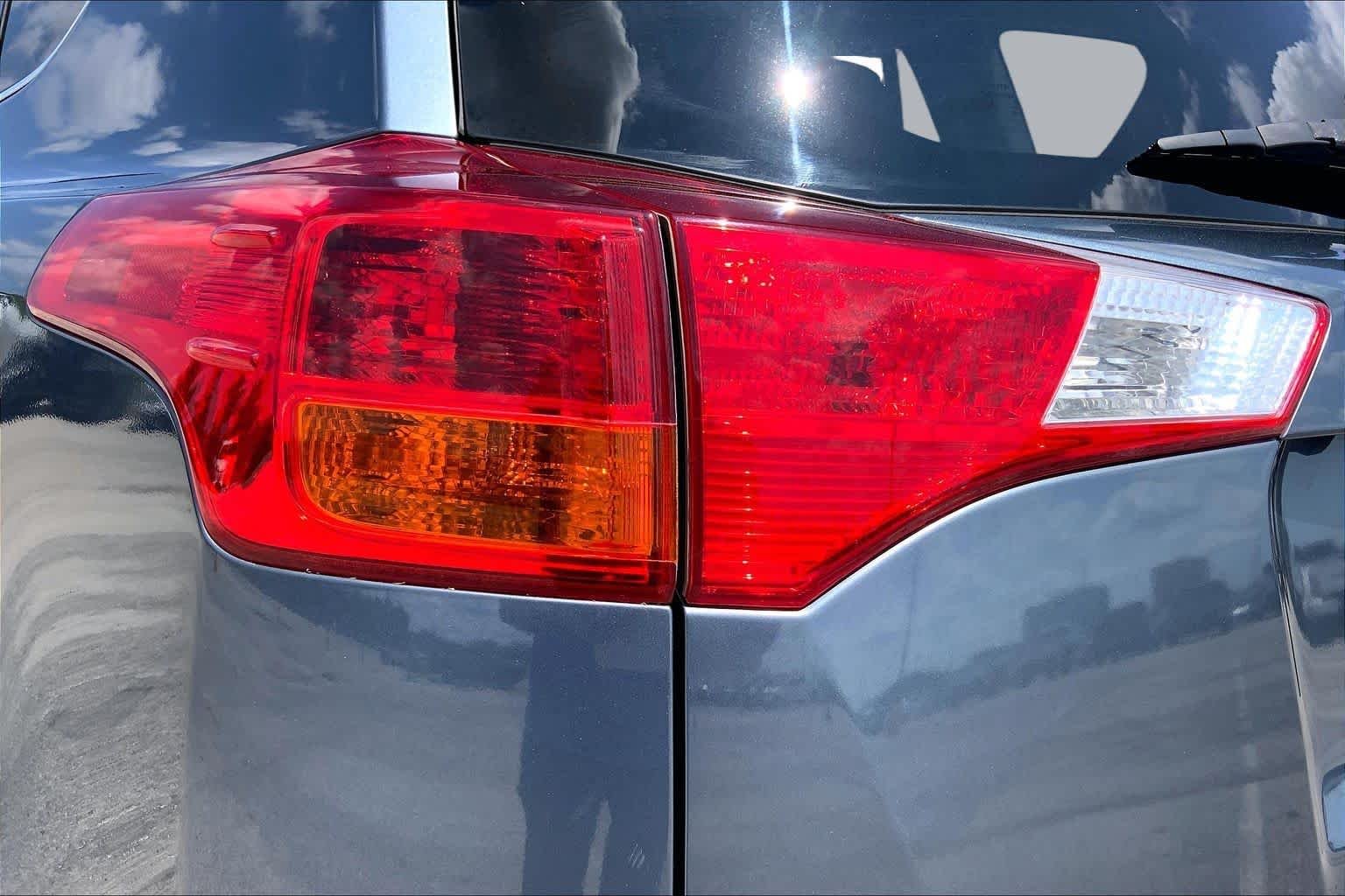 Used 2014 Shoreline Blue Metallic Toyota XLE image 28