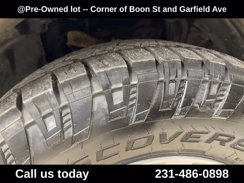 Used 2019 Gray Nissan SV image 12