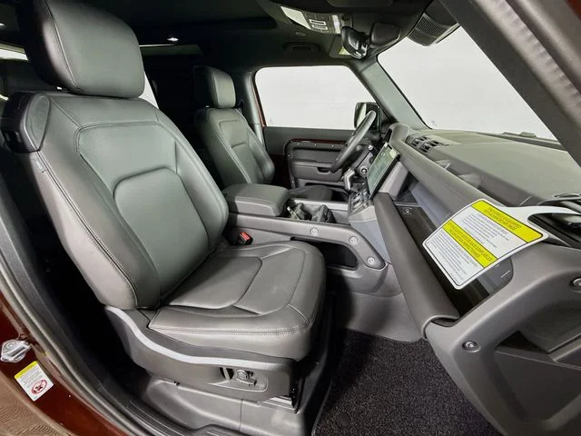 New 2026 Sedona Red Metallic Land Rover X-Dynamic SE image 30